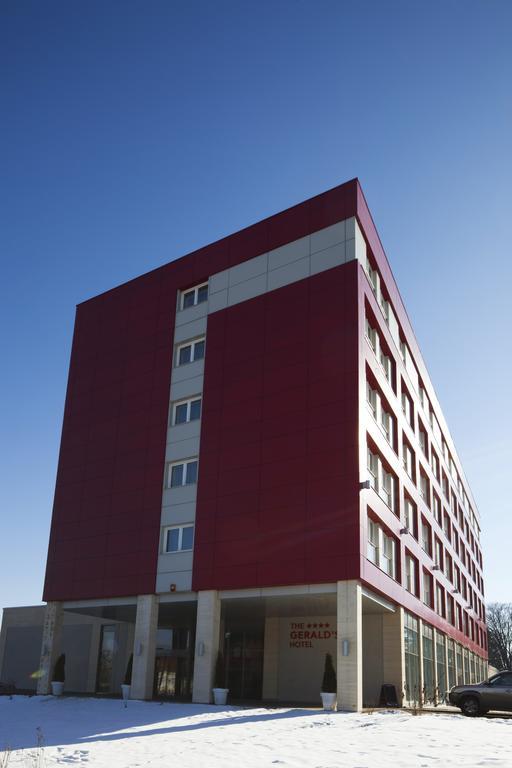 The Gerald'S Hotel Rădăuţi Buitenkant foto